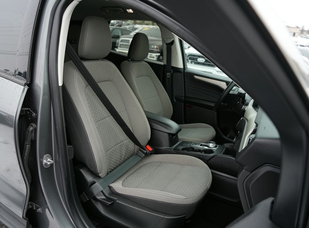 2022 Ford Escape Hybrid SE