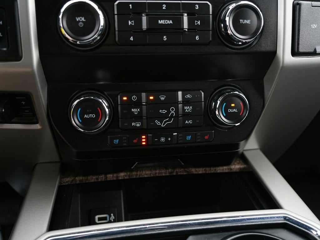 2019 Ford F-450SD Lariat DRW