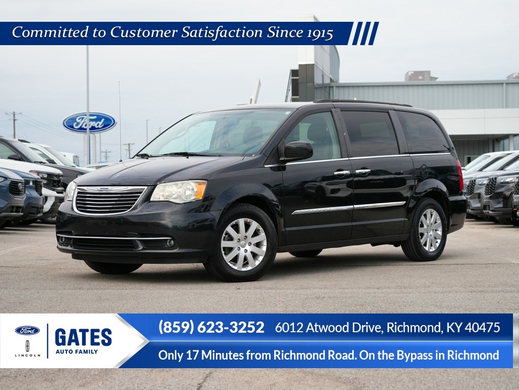 2016 Chrysler Town & Country Touring