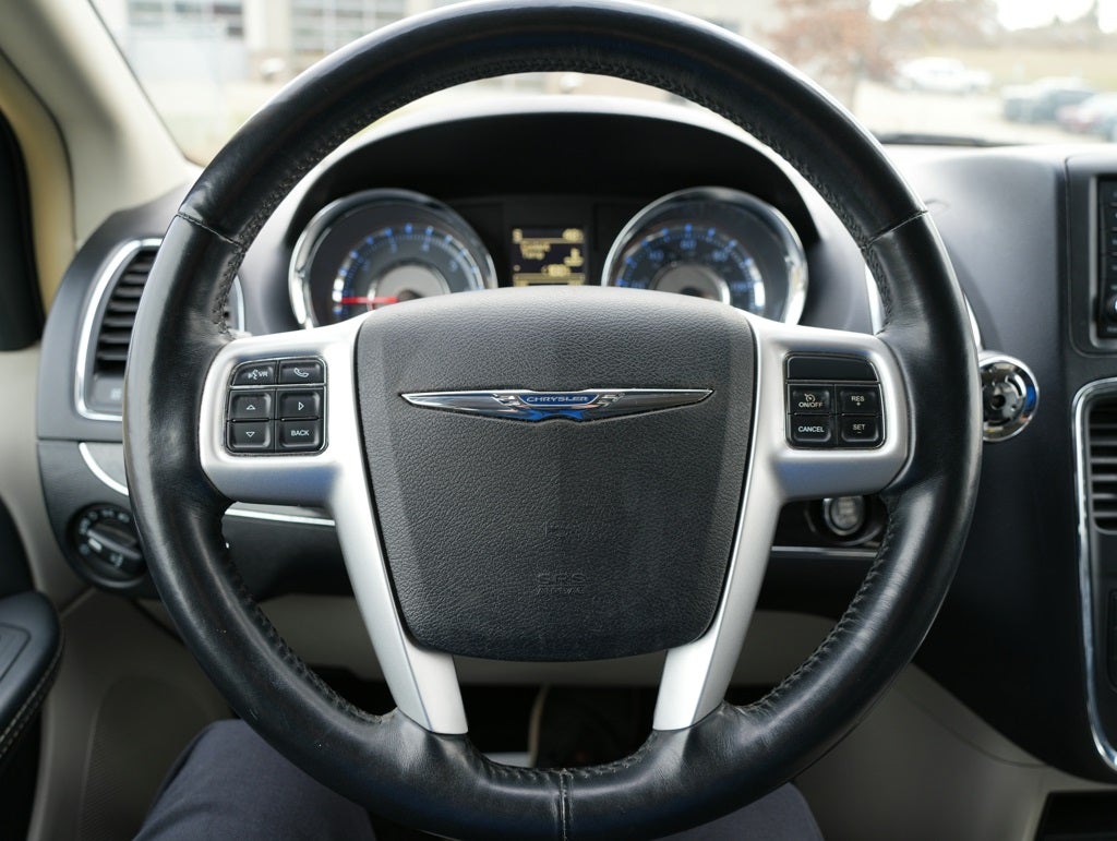 2016 Chrysler Town & Country Touring