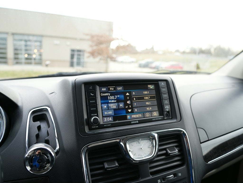 2016 Chrysler Town & Country Touring