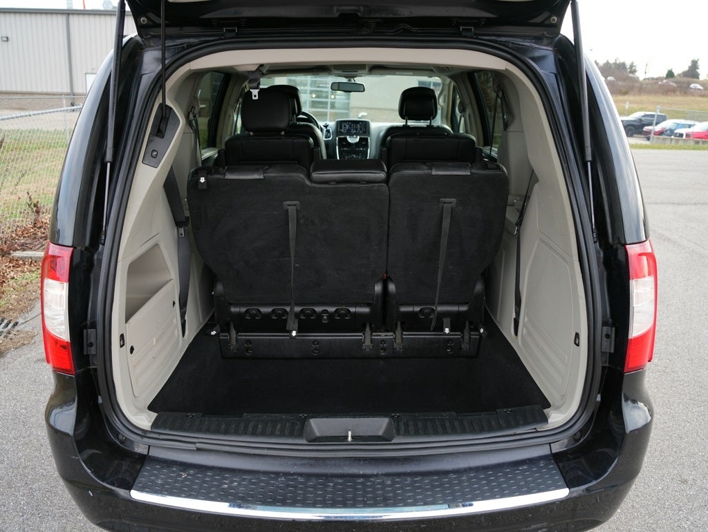 2016 Chrysler Town & Country Touring