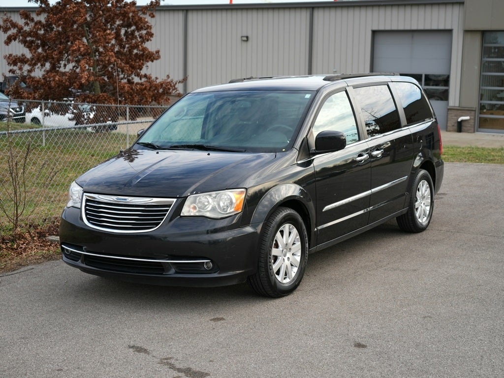 2016 Chrysler Town & Country Touring