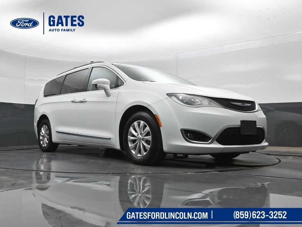 2017 Chrysler Pacifica Touring L