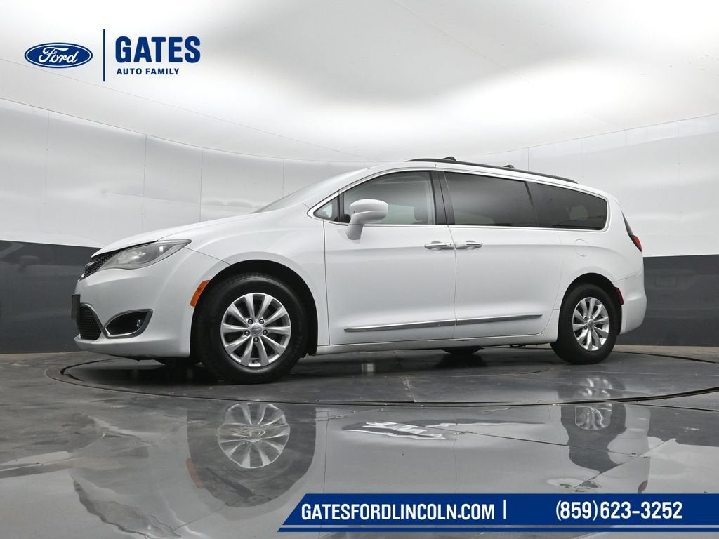 2017 Chrysler Pacifica Touring L