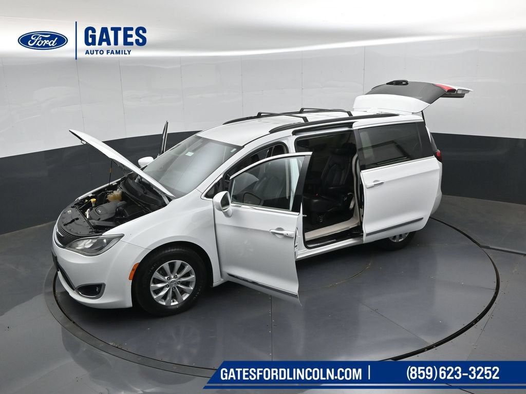 2017 Chrysler Pacifica Touring L