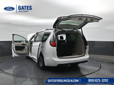 2017 Chrysler Pacifica Touring L