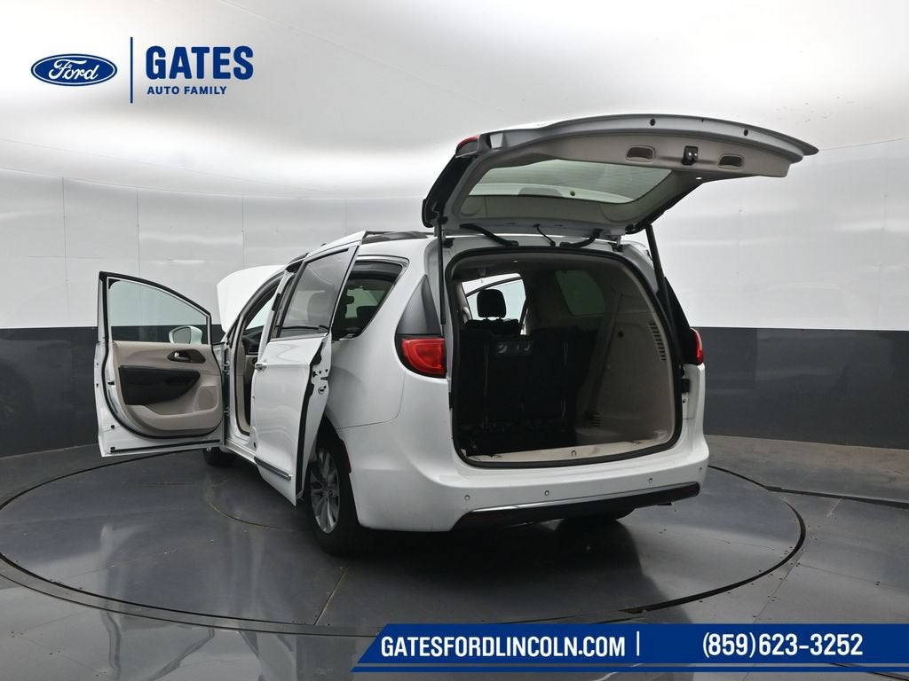 2017 Chrysler Pacifica Touring L