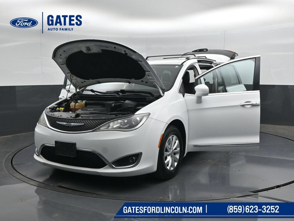 2017 Chrysler Pacifica Touring L