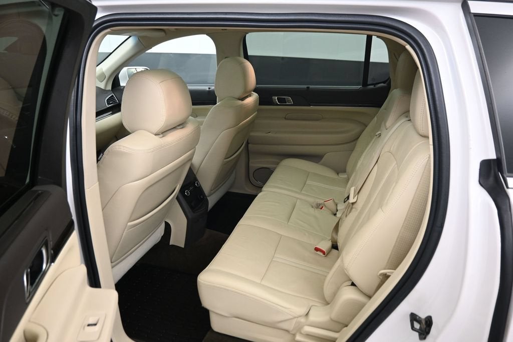 2017 Lincoln MKT Base