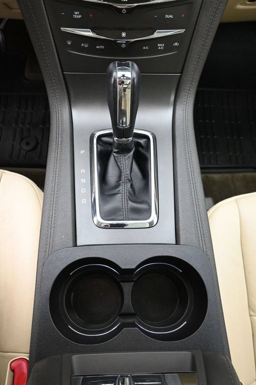 2017 Lincoln MKT Base