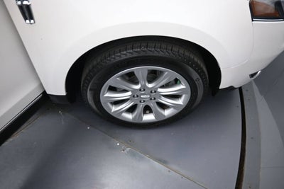 2017 Lincoln MKT Base