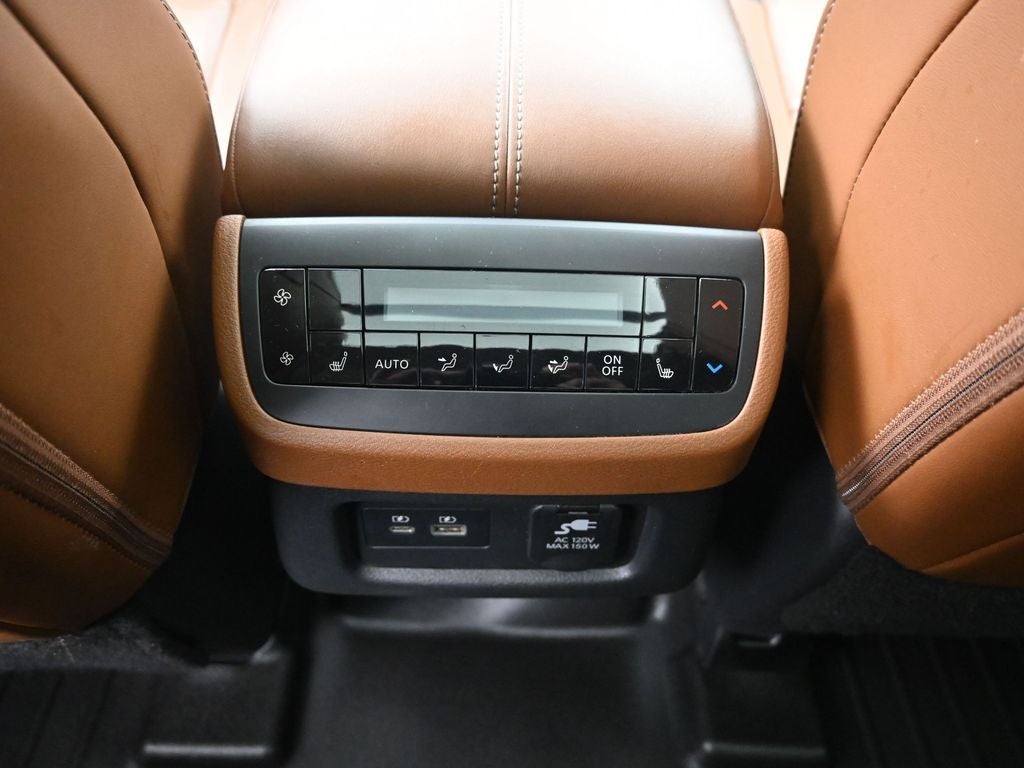 2023 Nissan Pathfinder Platinum