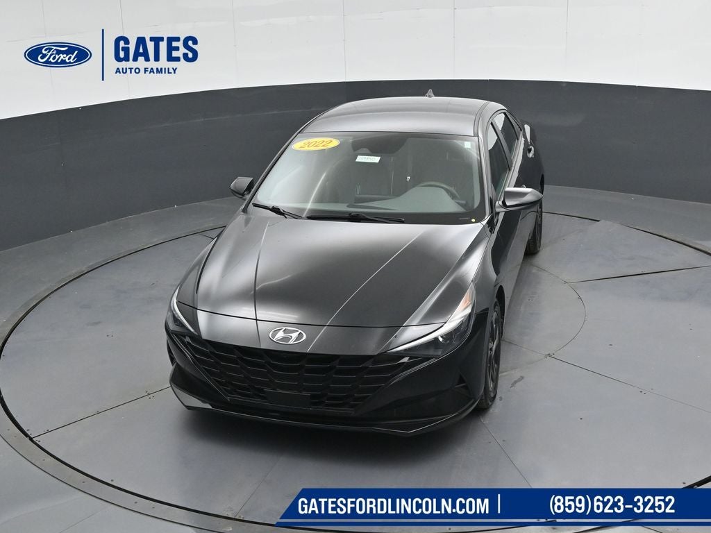 2022 Hyundai ELANTRA SEL