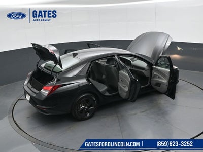2022 Hyundai ELANTRA SEL