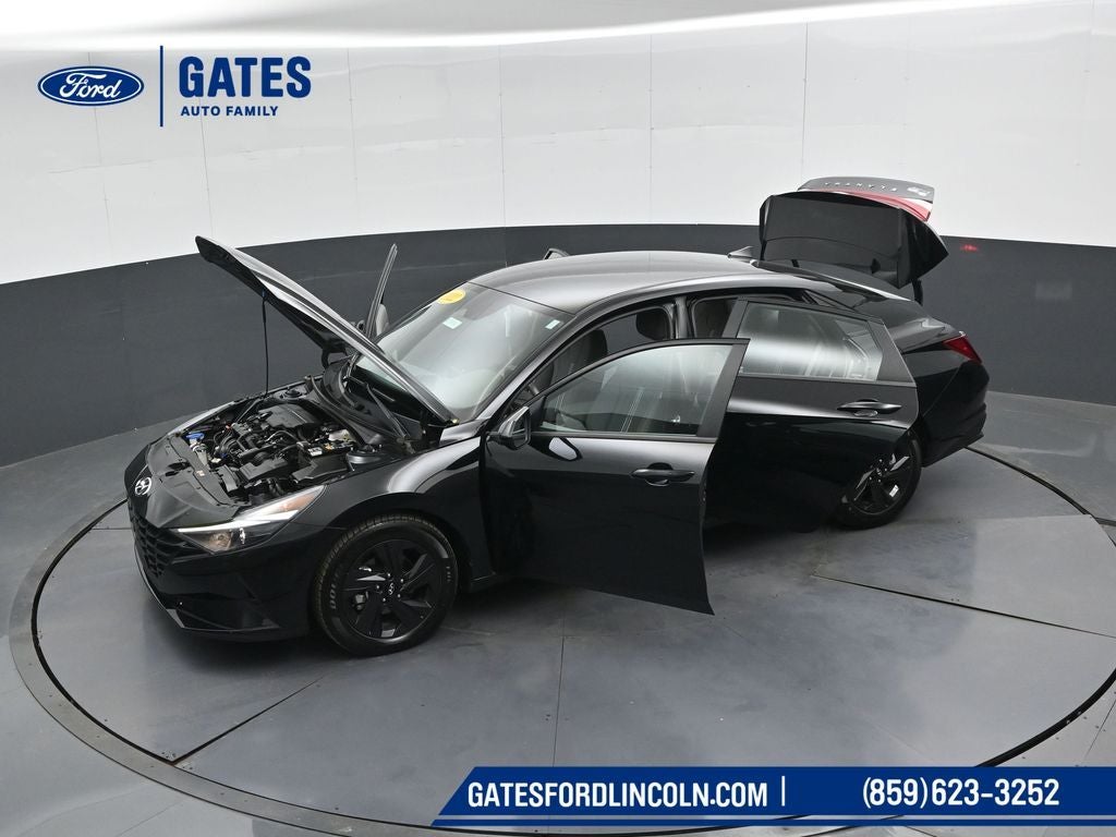 2022 Hyundai ELANTRA SEL