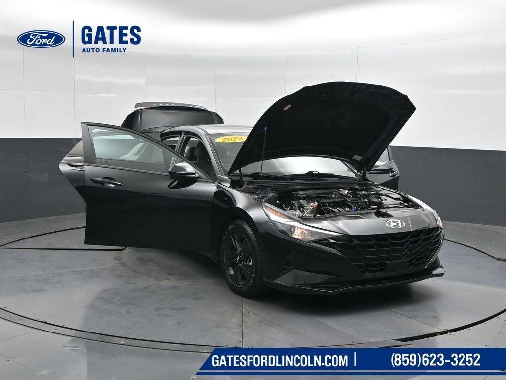 2022 Hyundai ELANTRA SEL