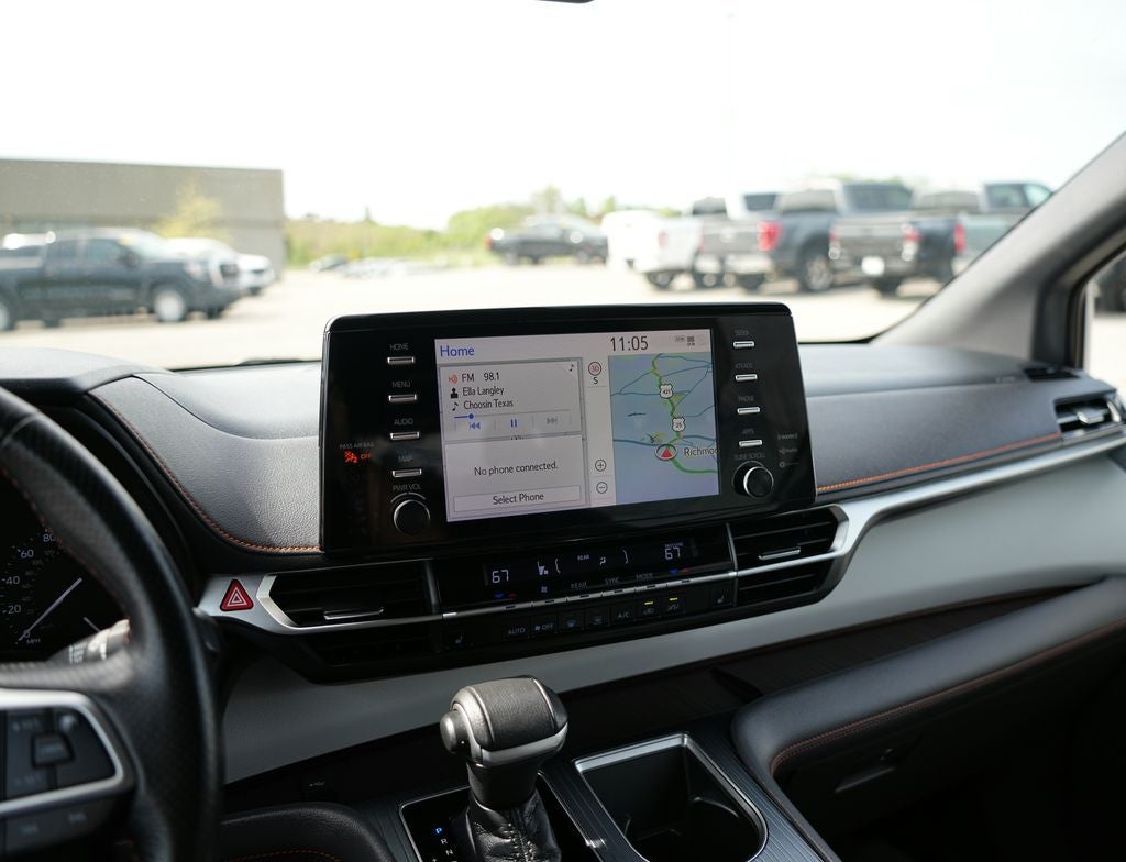 2021 Toyota Sienna XSE 7 Passenger