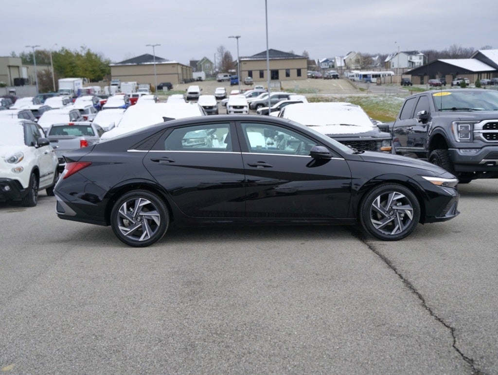 2025 Hyundai ELANTRA SEL Convenience