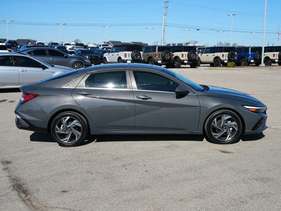 2024 Hyundai ELANTRA SEL