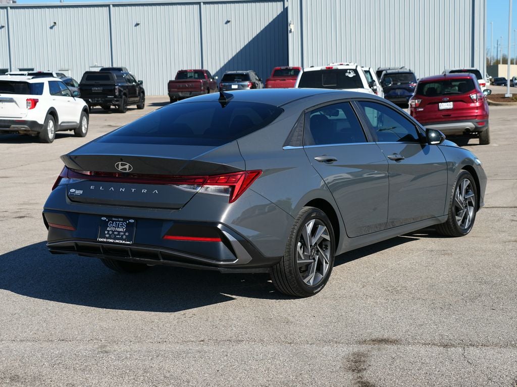 2024 Hyundai ELANTRA SEL