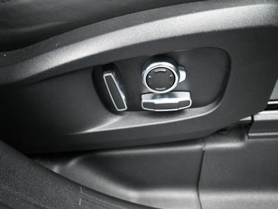 2023 Land Rover Defender 130 X-Dynamic SE