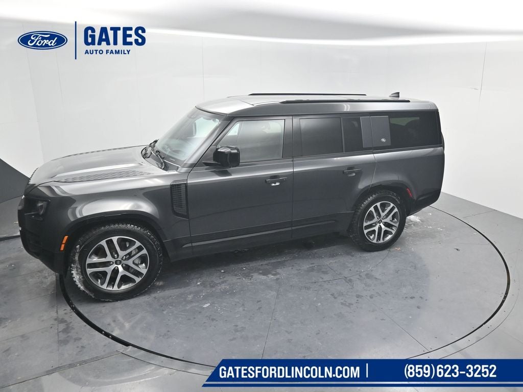 2023 Land Rover Defender 130 X-Dynamic SE