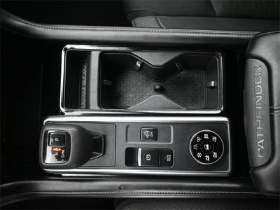 2023 Nissan Pathfinder SV