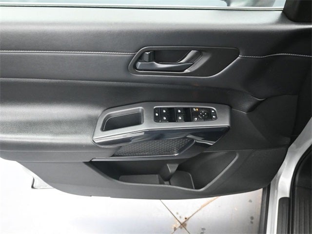 2023 Nissan Pathfinder SV