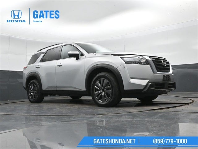 2023 Nissan Pathfinder SV