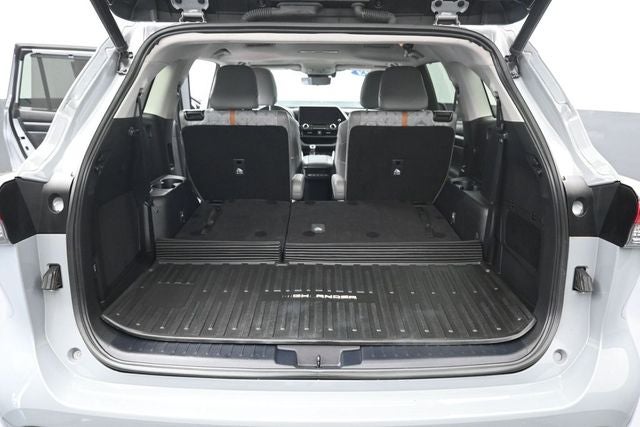 2023 Toyota Highlander Hybrid Bronze Edition