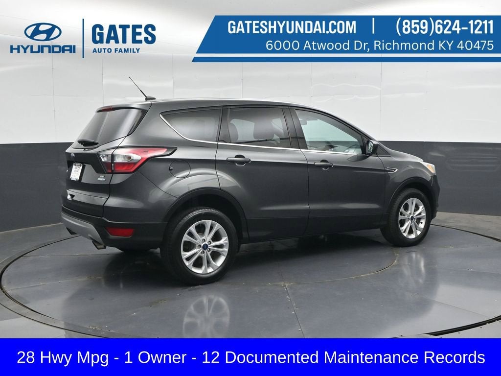 Used 2017 Ford Escape SE with VIN 1FMCU9GD1HUE50318 for sale in Richmond, KY