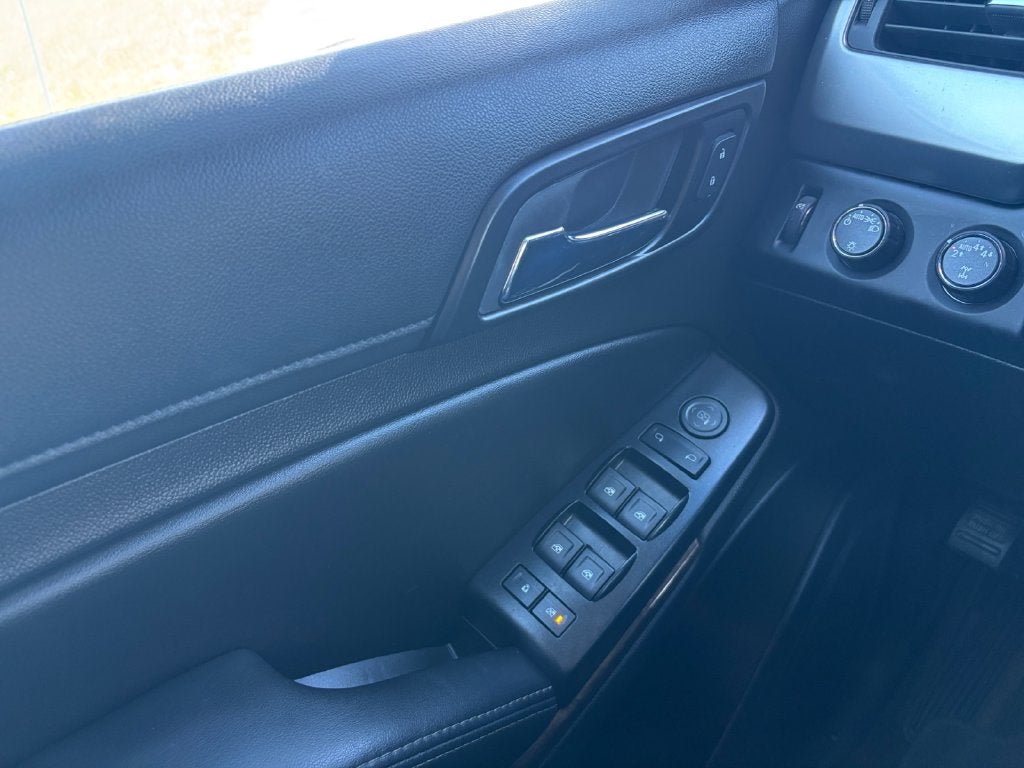 2017 Chevrolet Tahoe LS - Photo 18