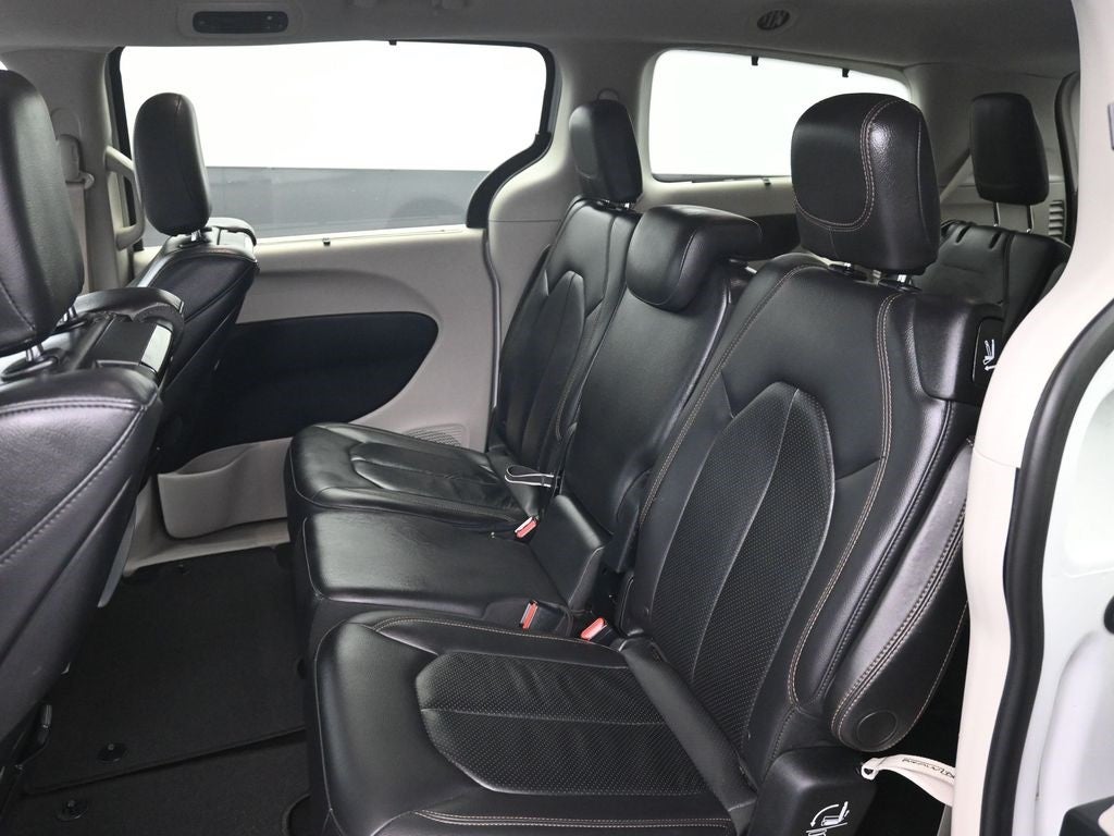 2017 Chrysler Pacifica Touring L Plus