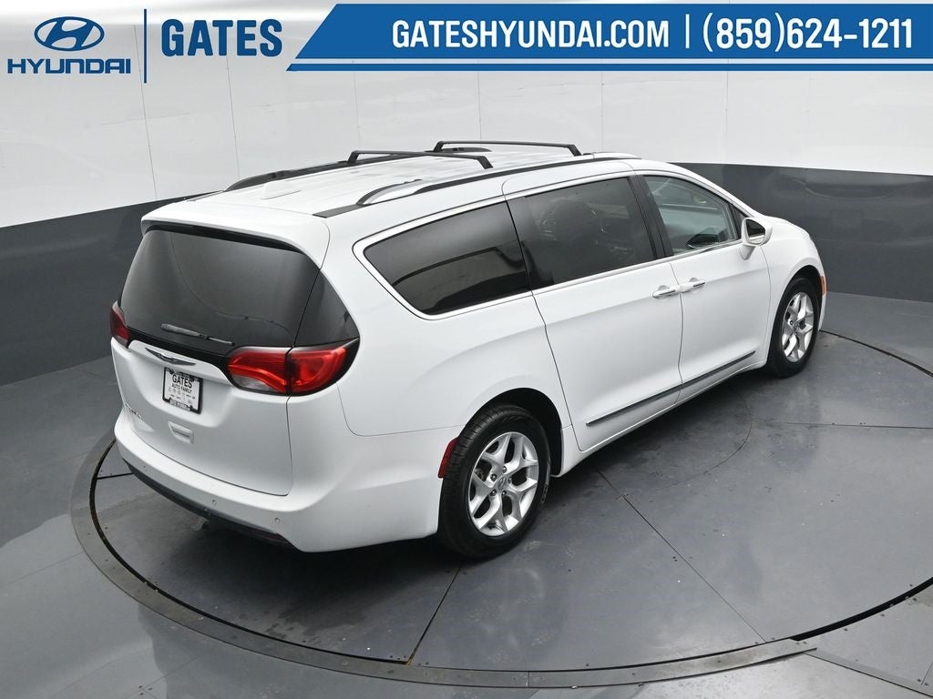 2017 Chrysler Pacifica Touring L Plus