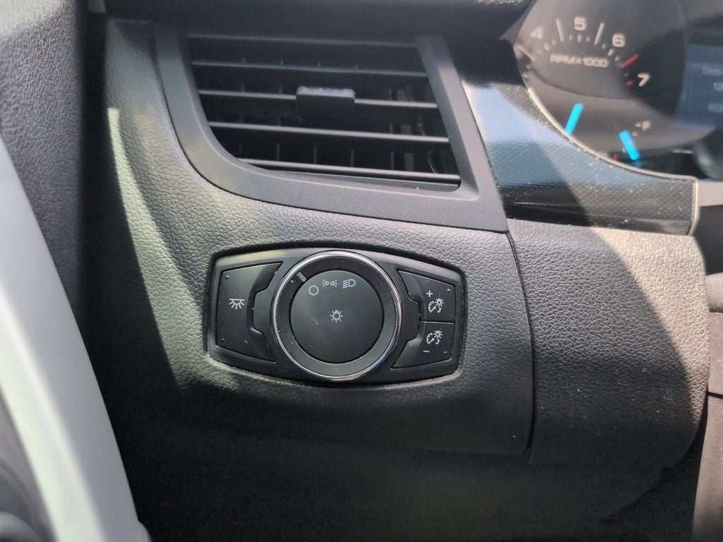 2014 Ford Edge SE - Photo 16