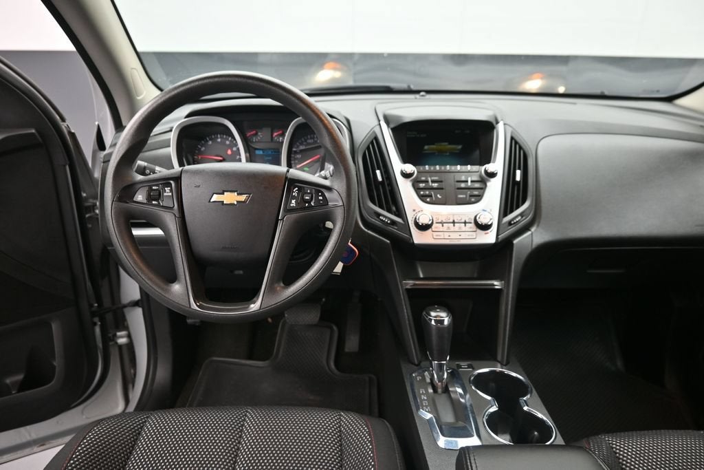 2017 Chevrolet Equinox LS - Photo 11