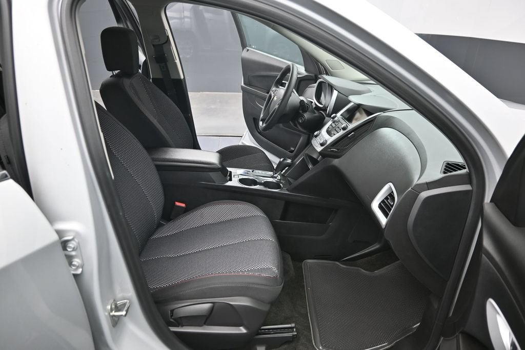 2017 Chevrolet Equinox LS - Photo 28