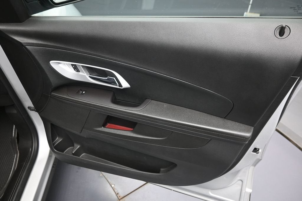 2017 Chevrolet Equinox LS - Photo 29