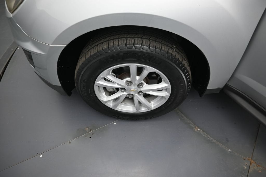 2017 Chevrolet Equinox LS - Photo 32