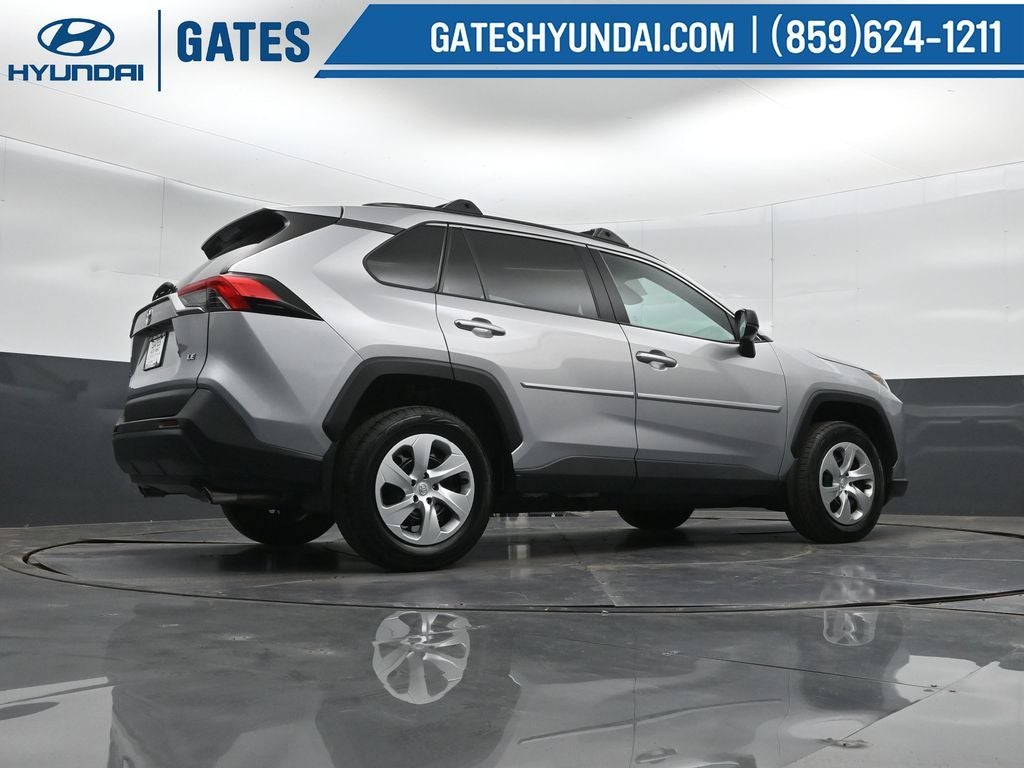 2021 Toyota RAV4 LE - Photo 33