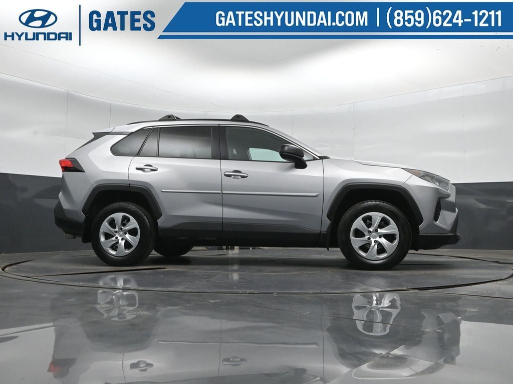 2021 Toyota RAV4 LE - Photo 34