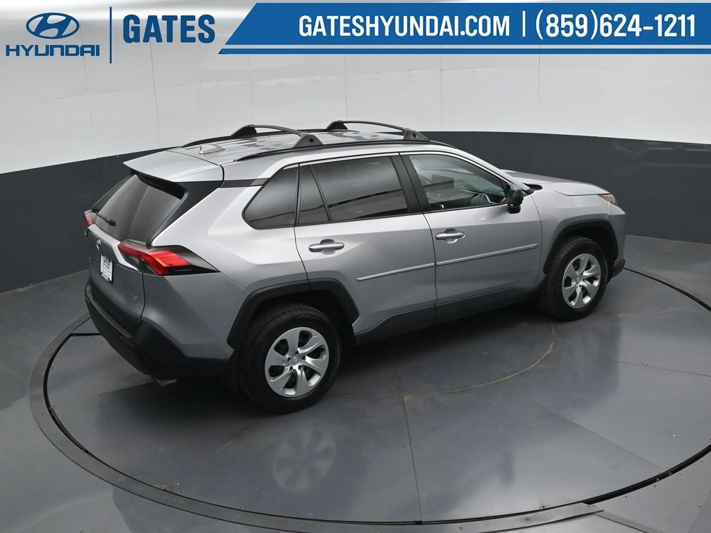 2021 Toyota RAV4 LE - Photo 41
