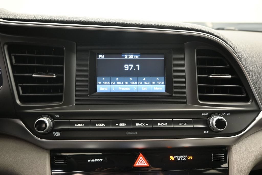 2020 Hyundai Elantra SE - Photo 13