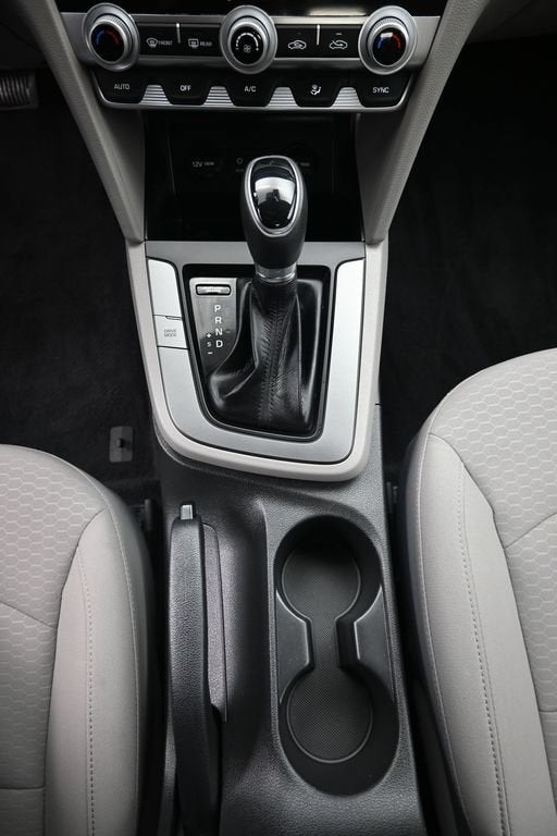 2020 Hyundai Elantra SE - Photo 16