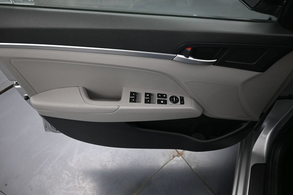 2020 Hyundai Elantra SE - Photo 19