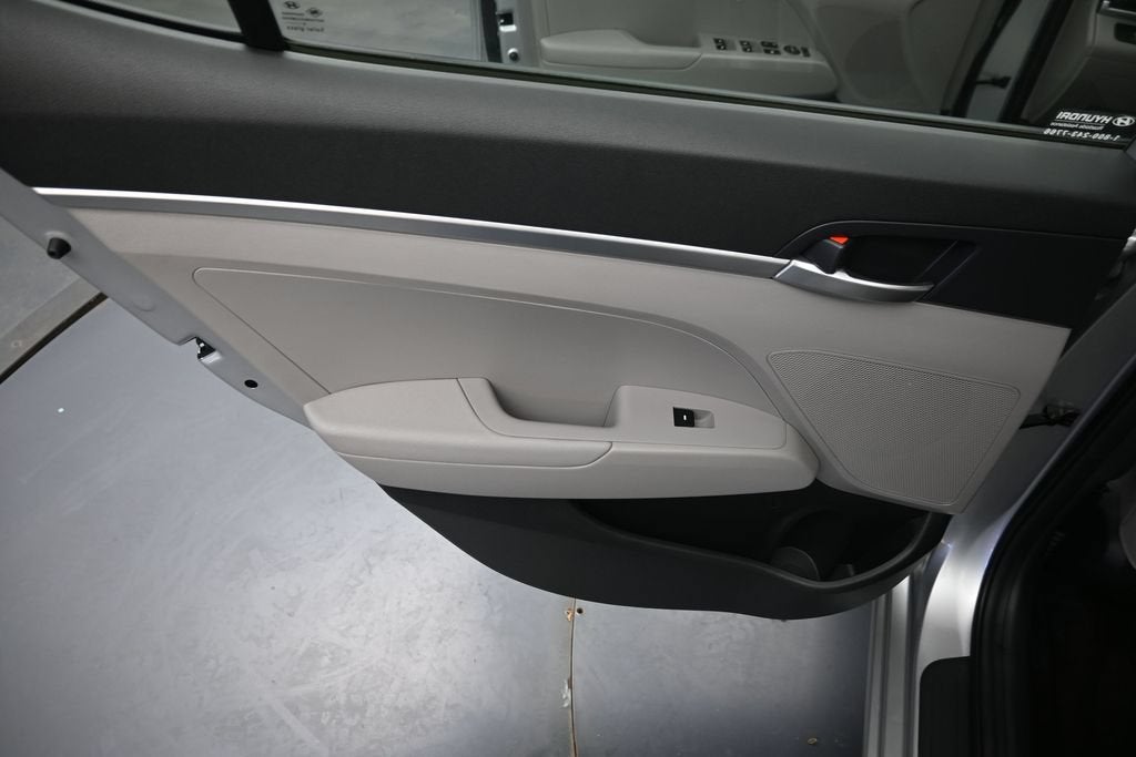2020 Hyundai Elantra SE - Photo 21