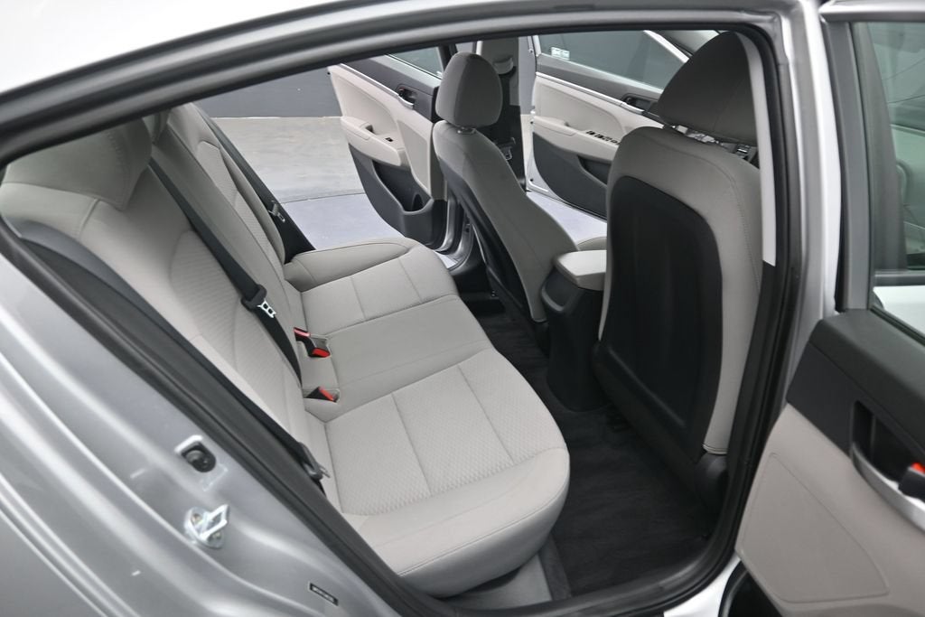2020 Hyundai Elantra SE - Photo 24