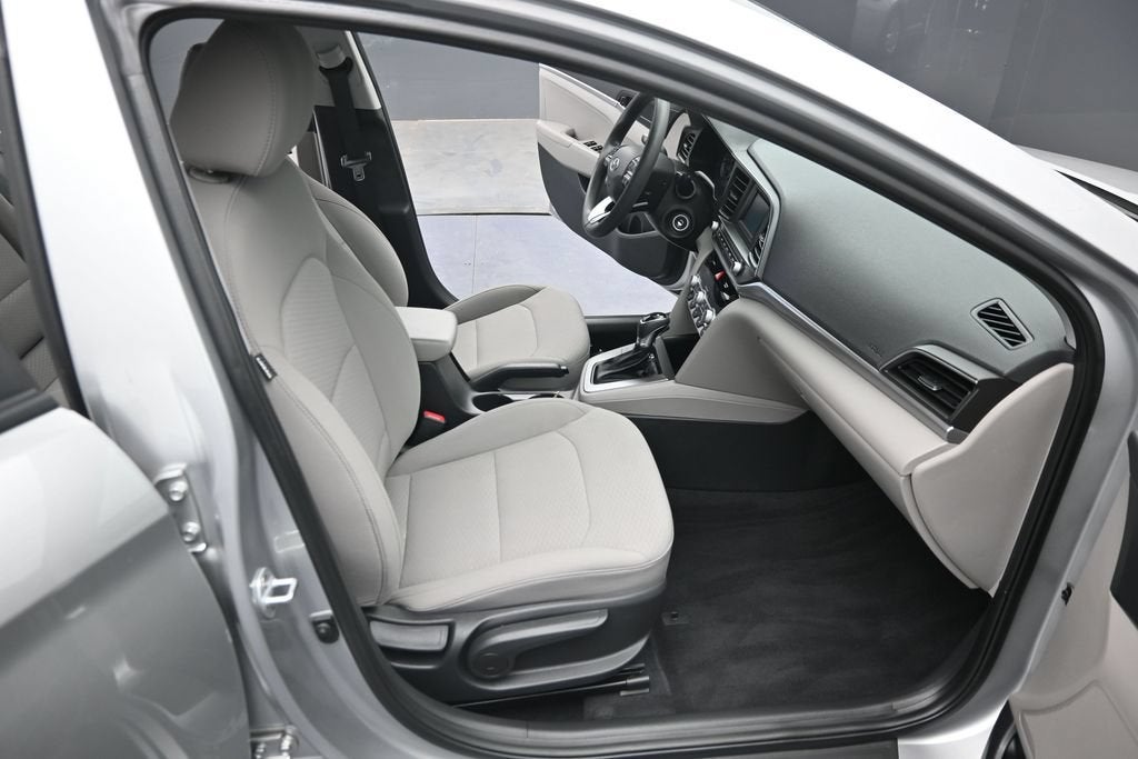 2020 Hyundai Elantra SE - Photo 25