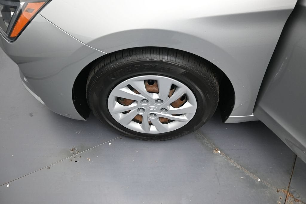 2020 Hyundai Elantra SE - Photo 29